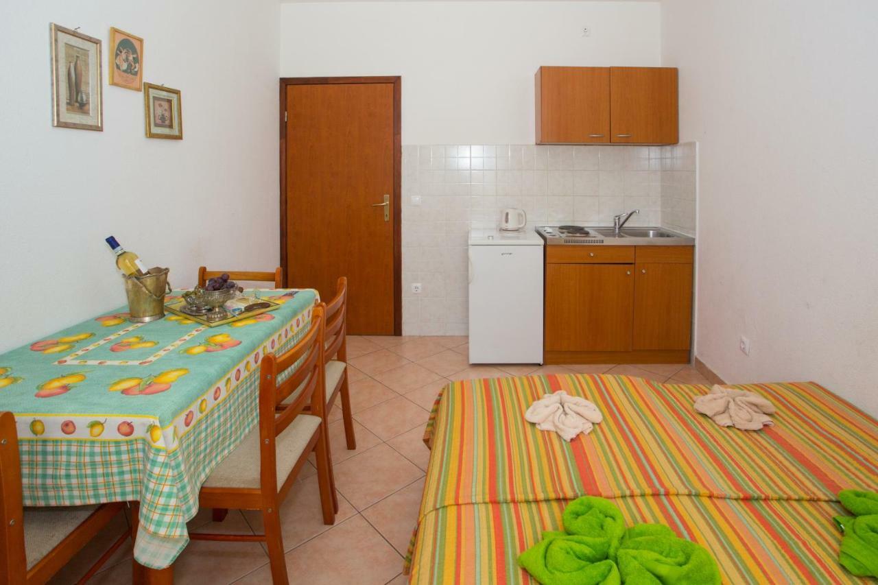 Apartments Mihic Makarska Buitenkant foto