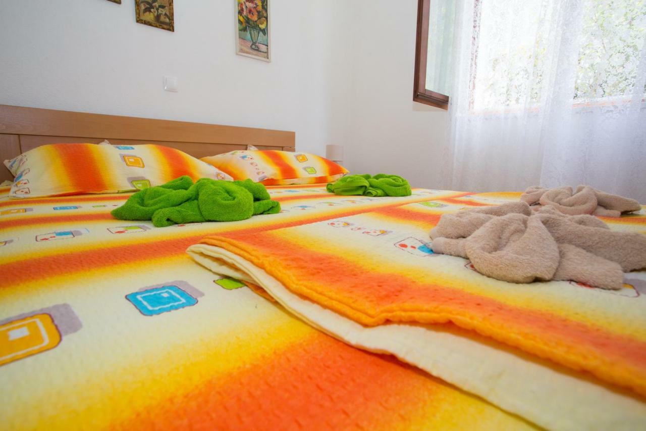 Apartments Mihic Makarska Buitenkant foto