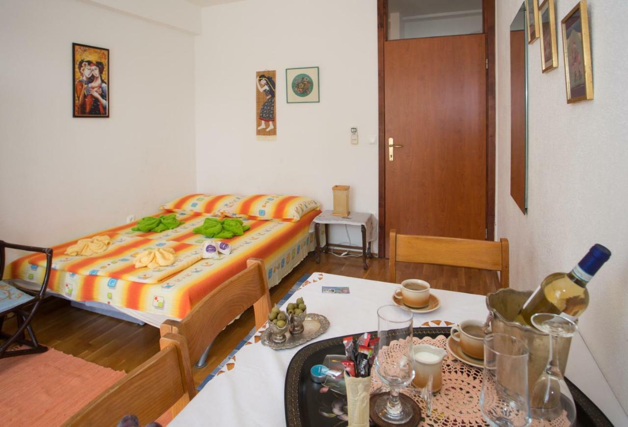 Apartments Mihic Makarska Buitenkant foto